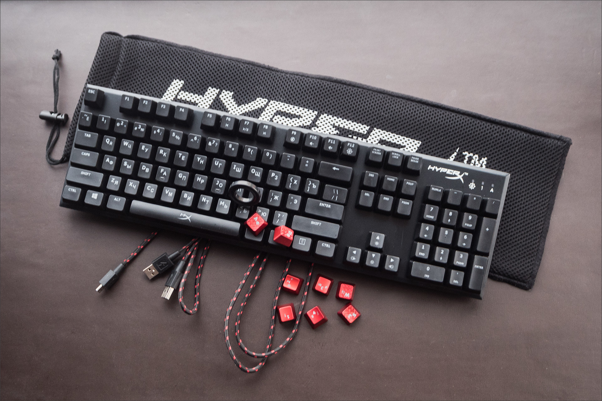 Hyperx alloy fps. Клавиатура механика HYPERX. Клавиатура компьютера HYPERX Alloy. ХАЙПЕР Икс клавиатура механическая.